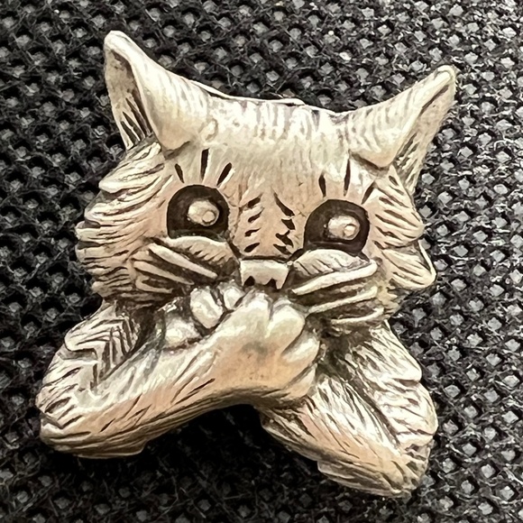 JJ Jonette Vintage Pewter Cat Kitty Earrings Signed JJ - Picture 10 of 13